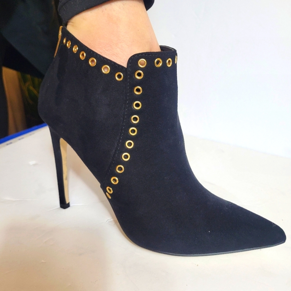 Isabella Rue Woman's Heels 9.5 Sleek Studded Stilleto Black Suede New